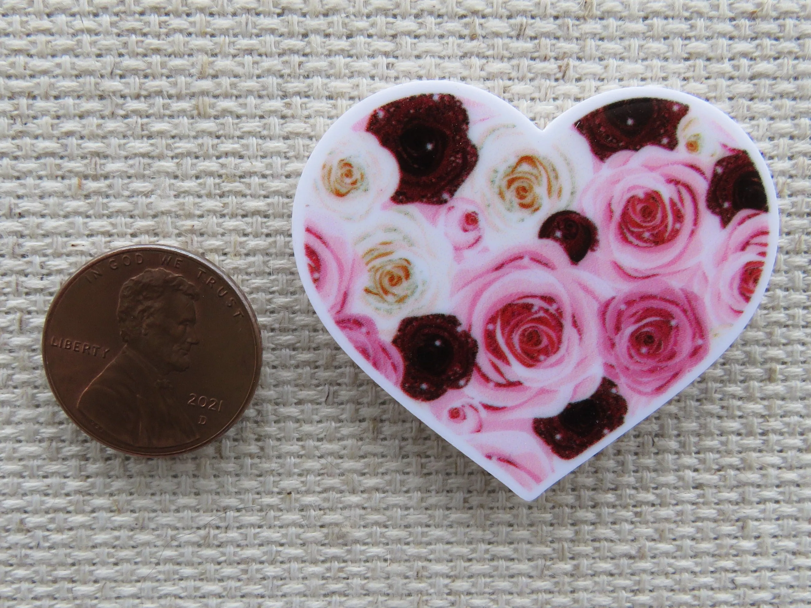 A Heart Full of Roses Needle Minder, Cover Minder, Magnet