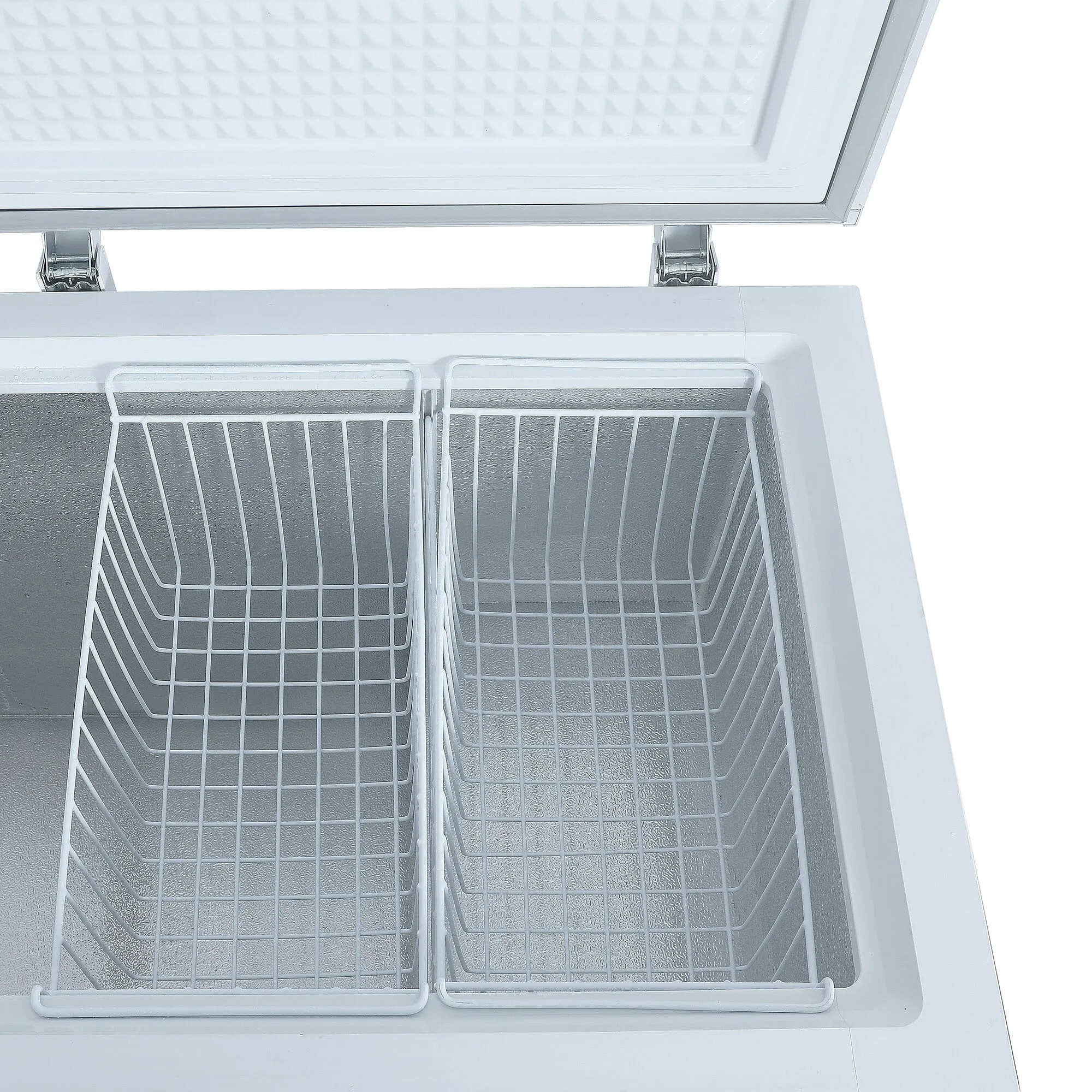 Danby - 17.1 cu. Ft  Chest Freezer in White - DCFM171A1WDB