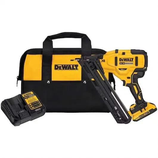 DeWalt 20V MAX* XR‚® 15 Gauge Cordless Angled Finish Nailer Kit
