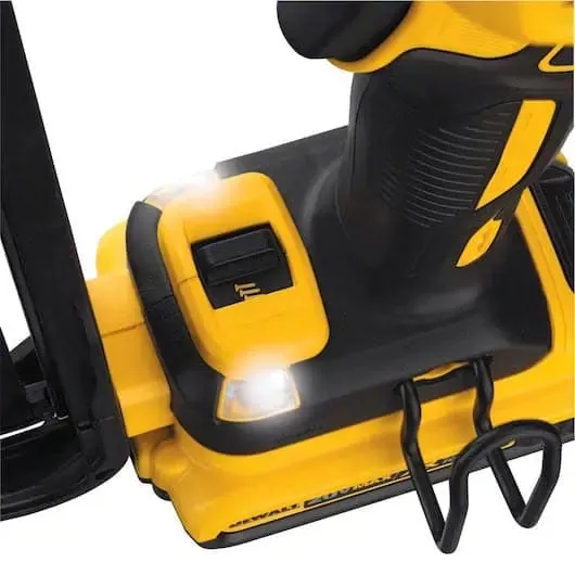 DeWalt 20V MAX* XR‚® 15 Gauge Cordless Angled Finish Nailer Kit