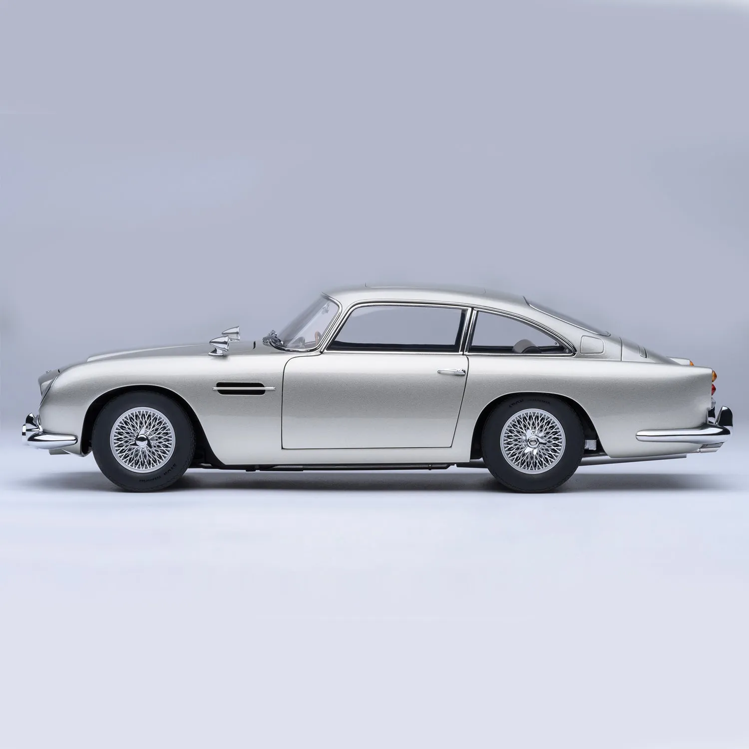 James Bond Aston Martin DB5 Model Car - Goldfinger Edition - By AUTOart