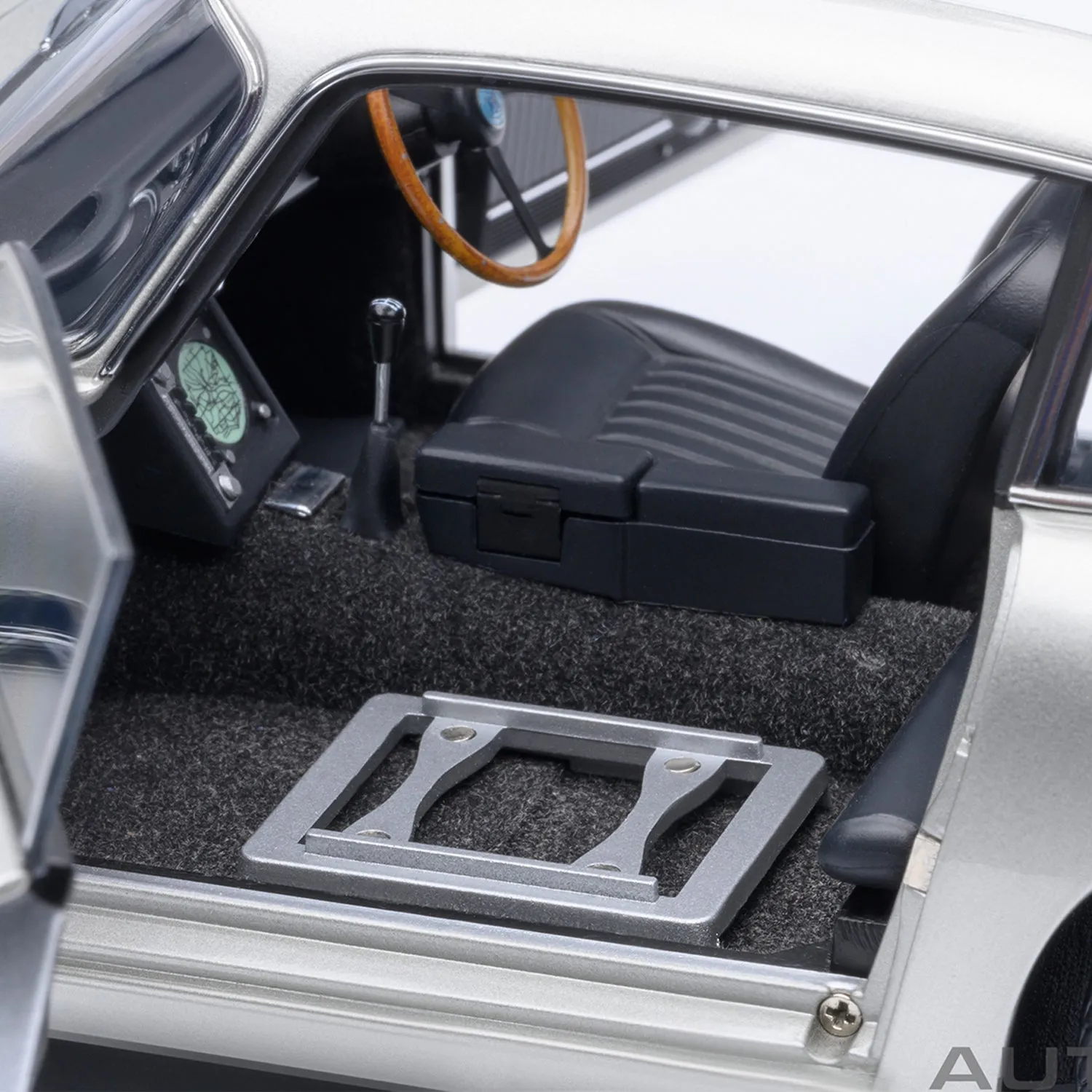 James Bond Aston Martin DB5 Model Car - Goldfinger Edition - By AUTOart