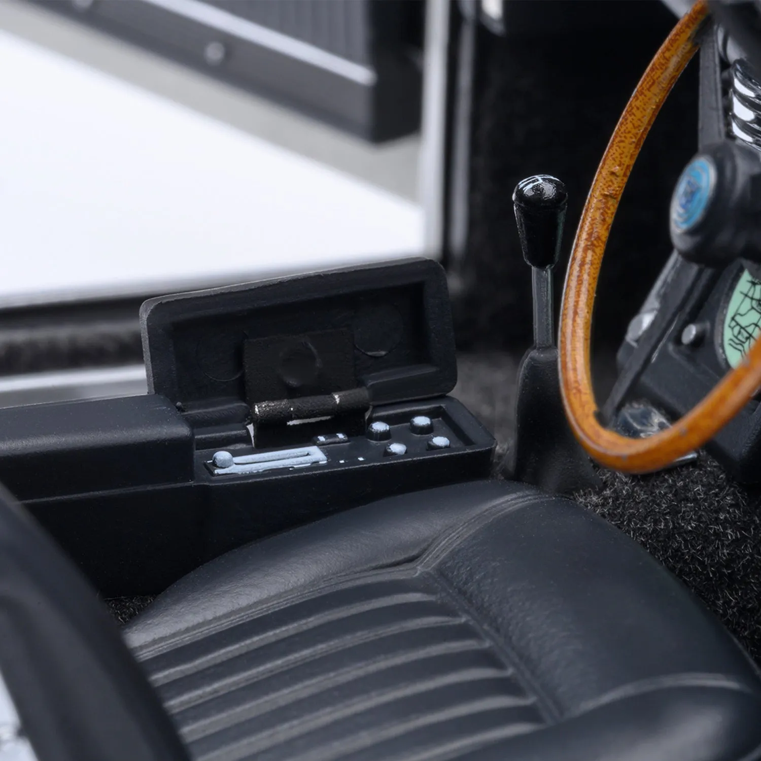 James Bond Aston Martin DB5 Model Car - Goldfinger Edition - By AUTOart