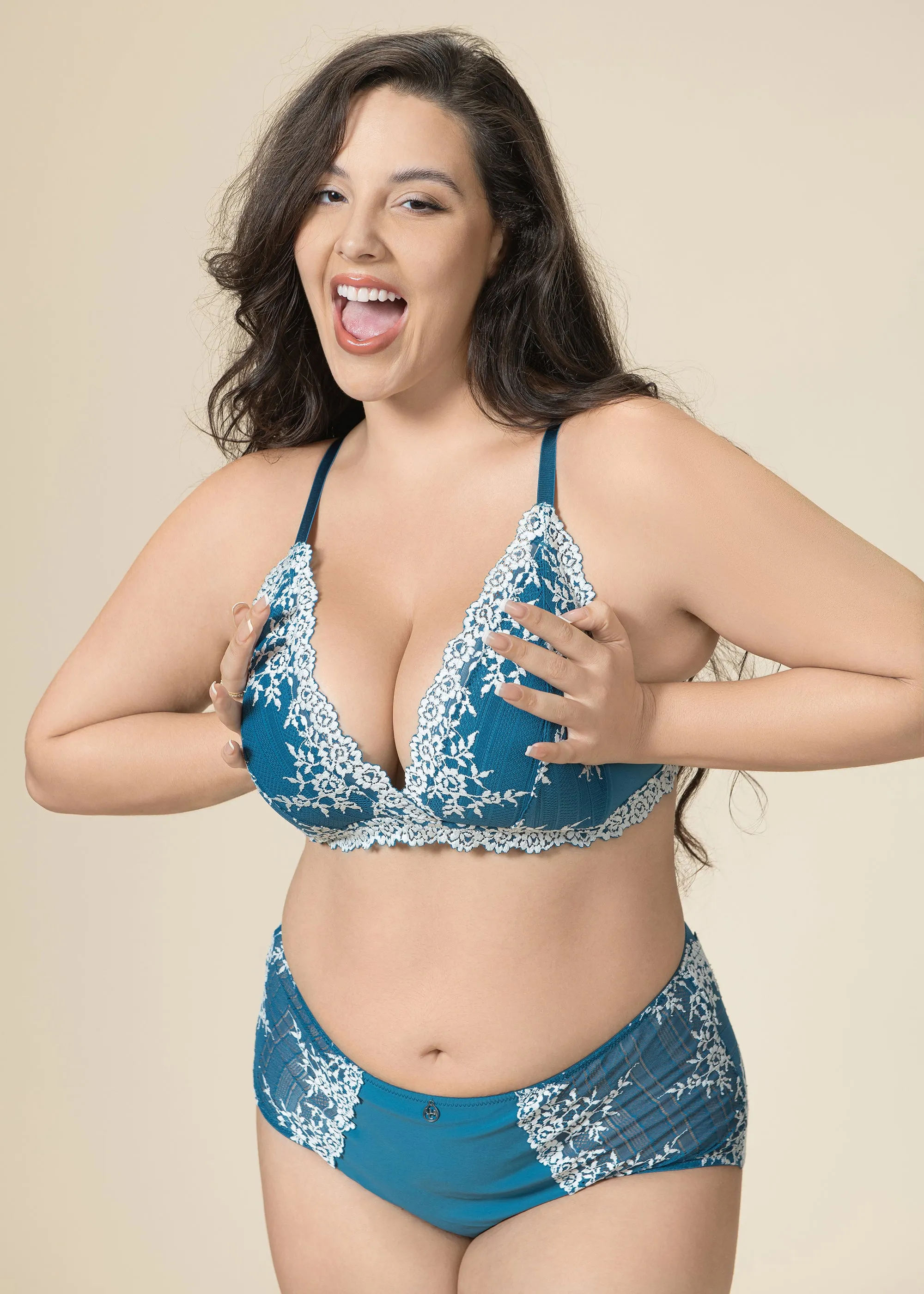 JASMINE Plus Lace Wireless Molded Cup Plunge Bra